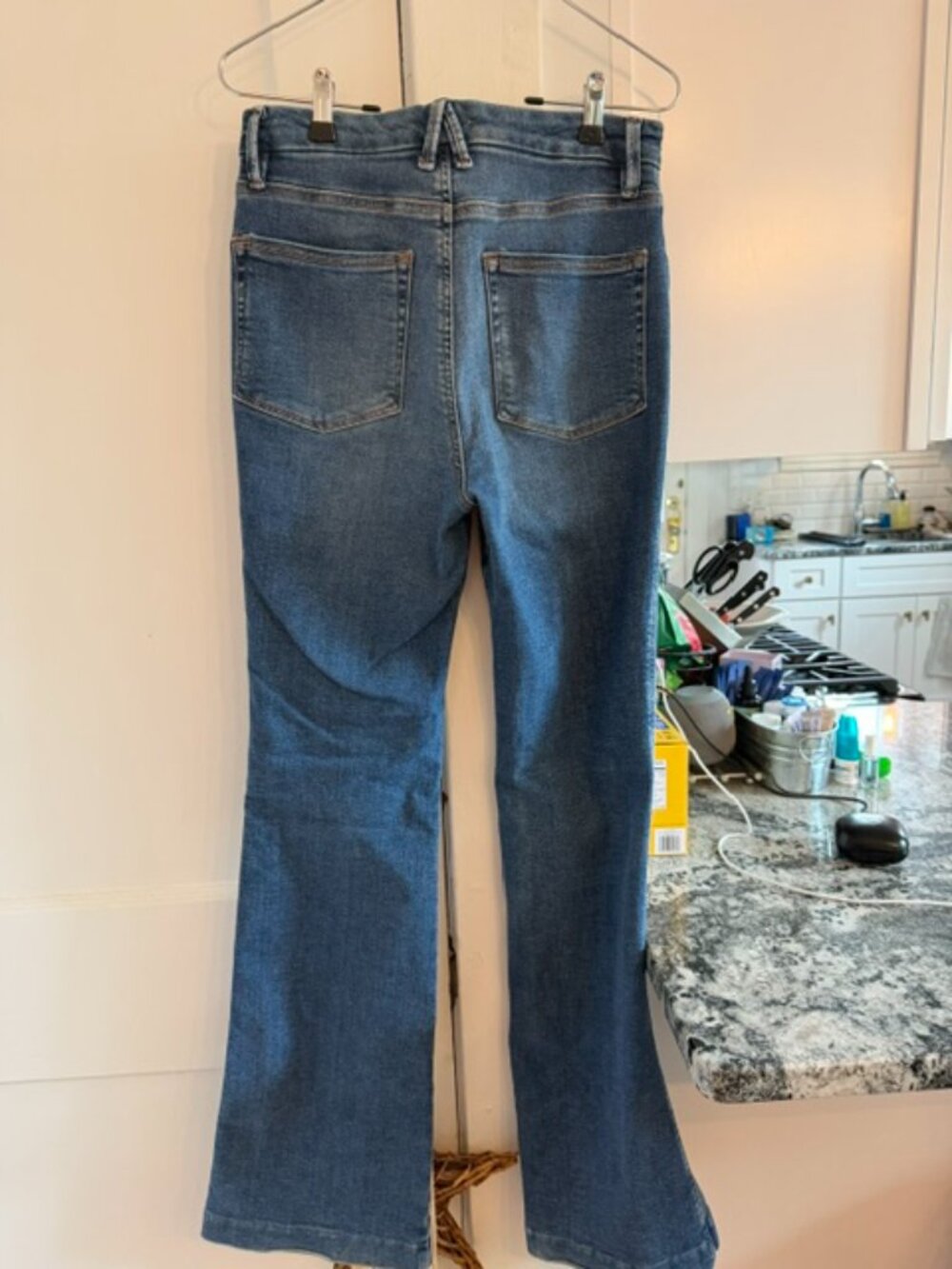 GOOD AMERICAN GOOD CURVE BOOTCUT JEANS - Picture 2 of 5